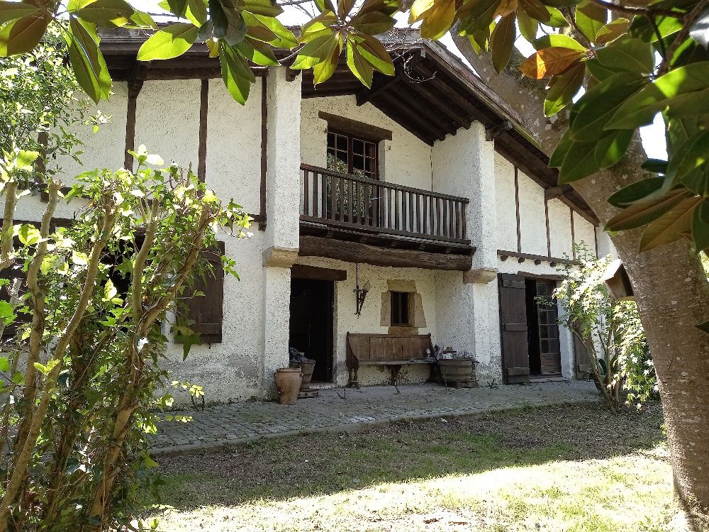 for sale villa à LAHONCE - 445 000
