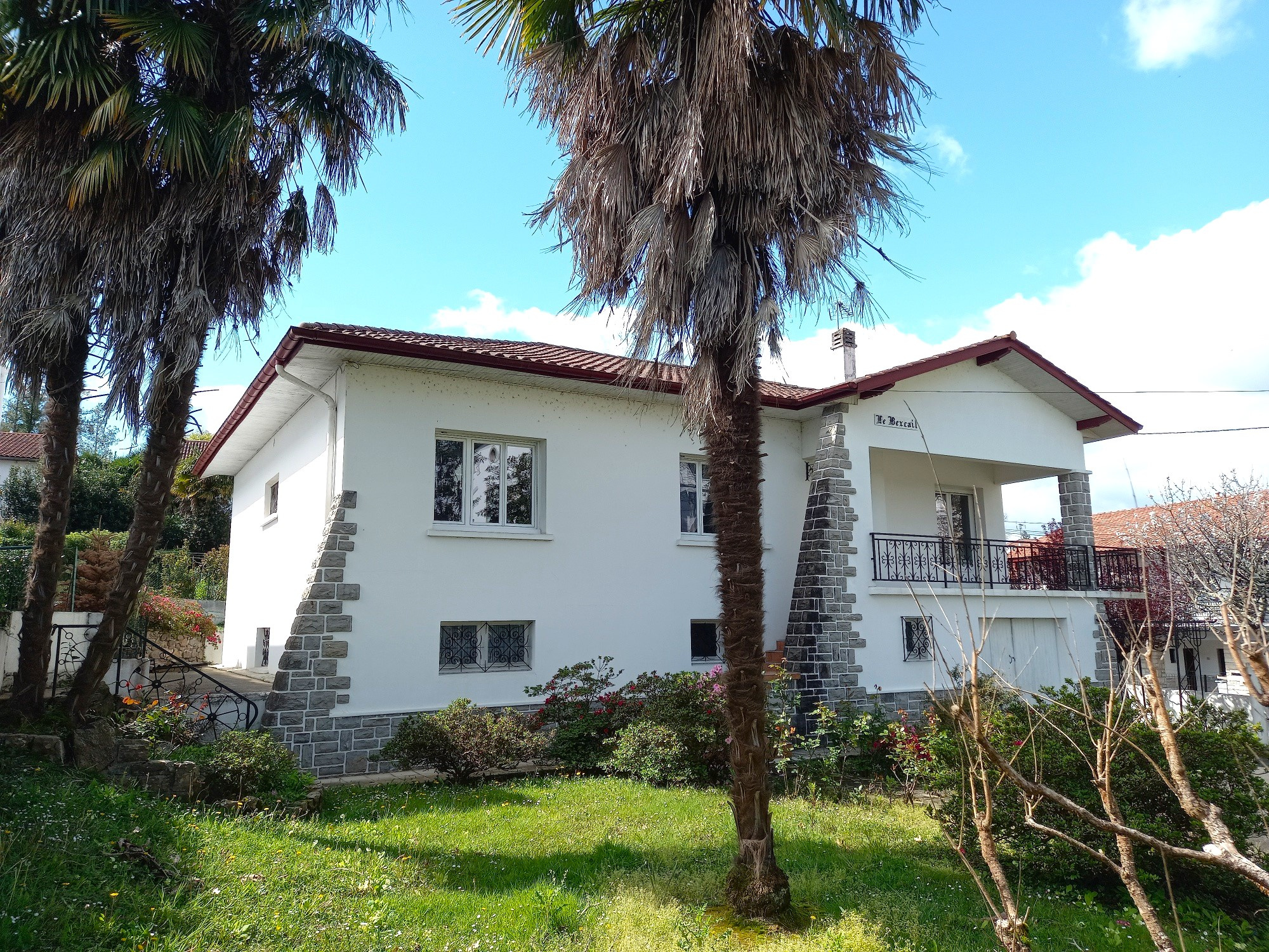 for sale villa in CAMBO-LES-BAINS - 438 000