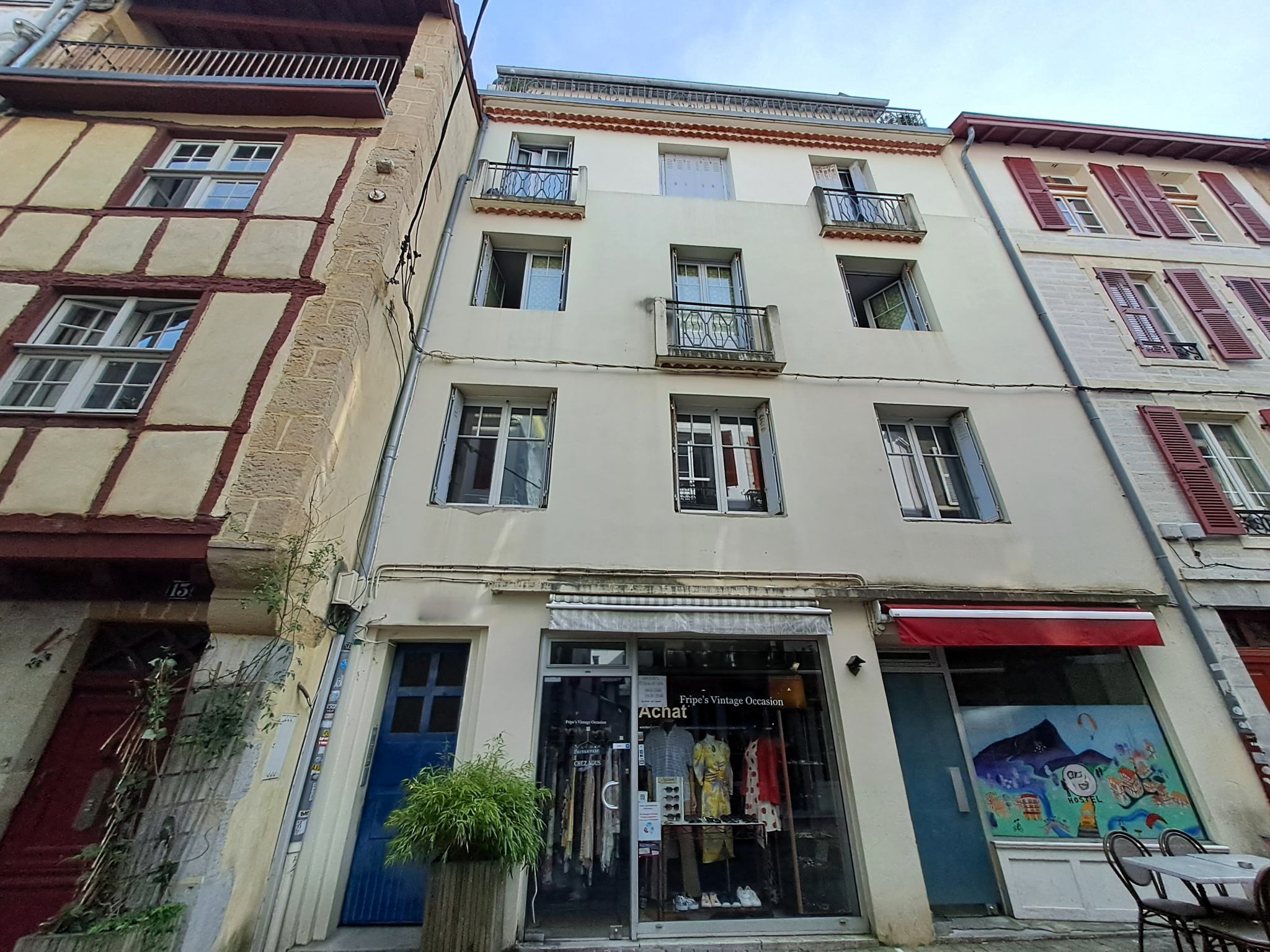 for sale flat in BAYONNE - 160 500