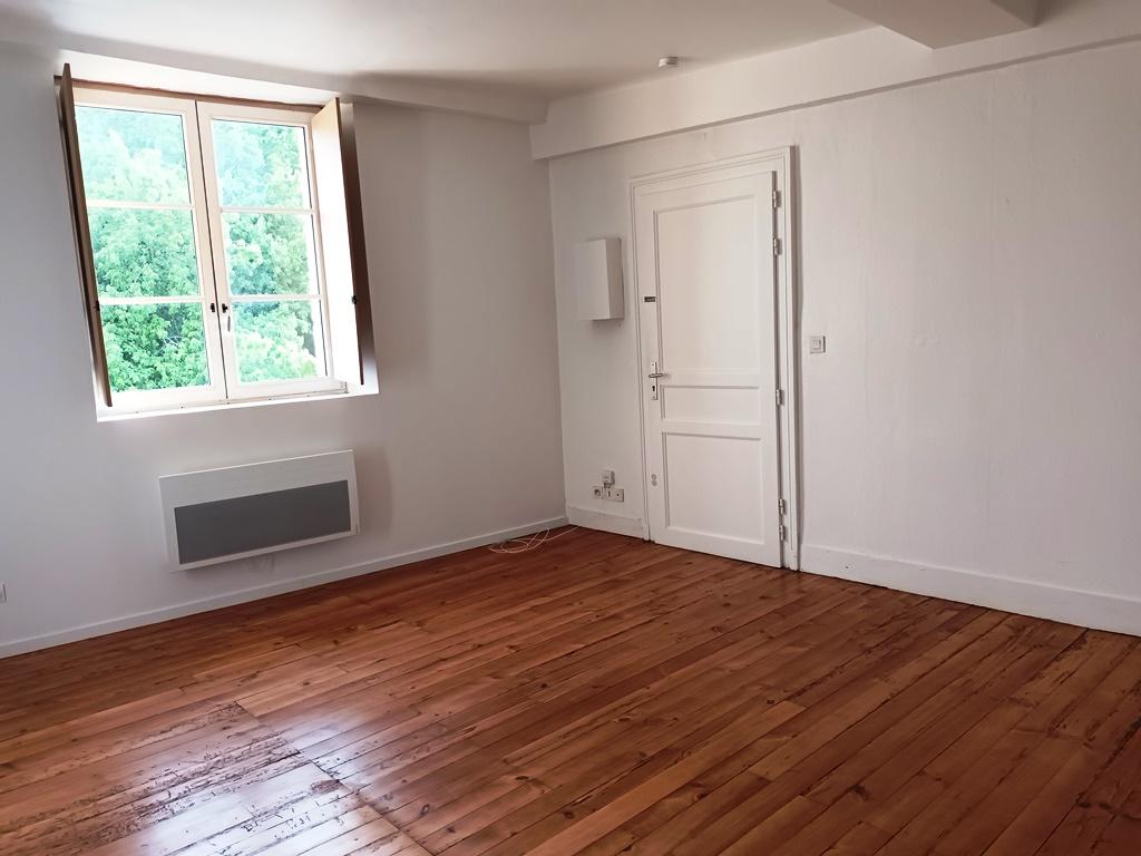 letting flat in BAYONNE - 485 / month