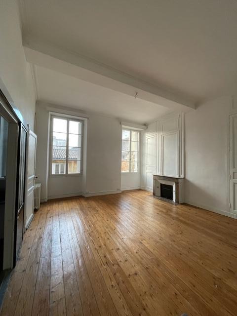 letting flat in BORDEAUX - 1 572 / month