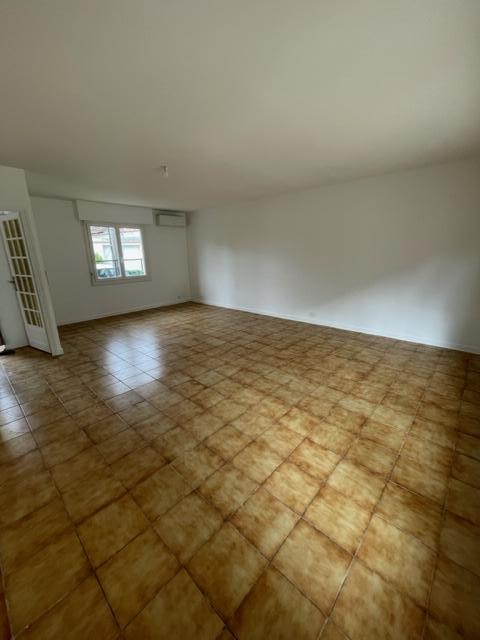 letting villa in CENON - 1 150 / month