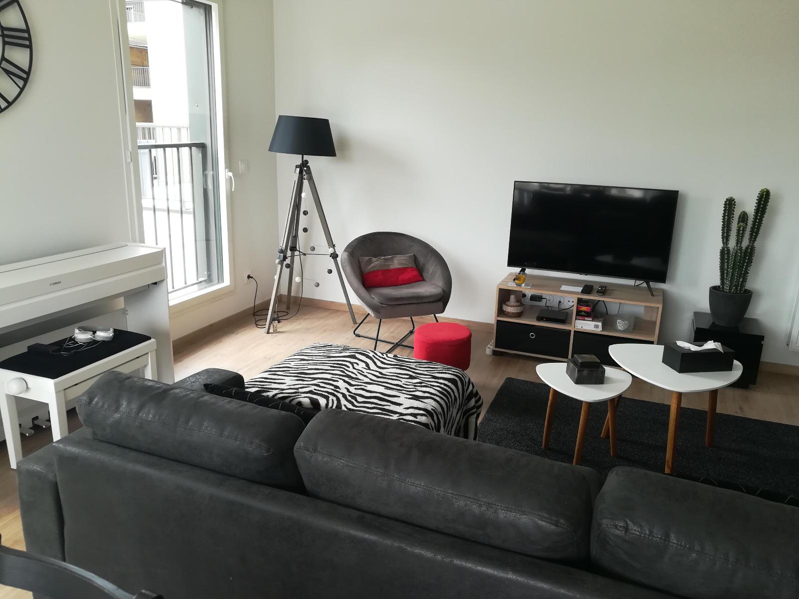 letting flat in BEGLES - 1 124 / month