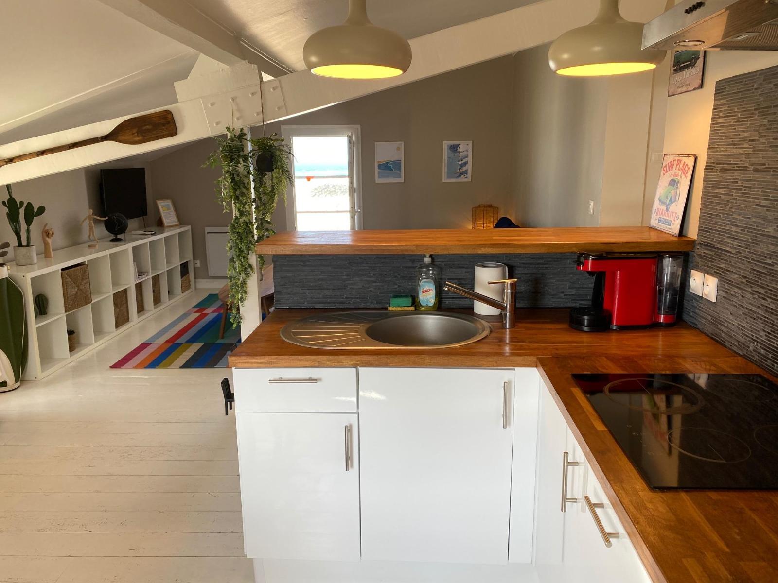letting flat in ANGLET - 831 / month